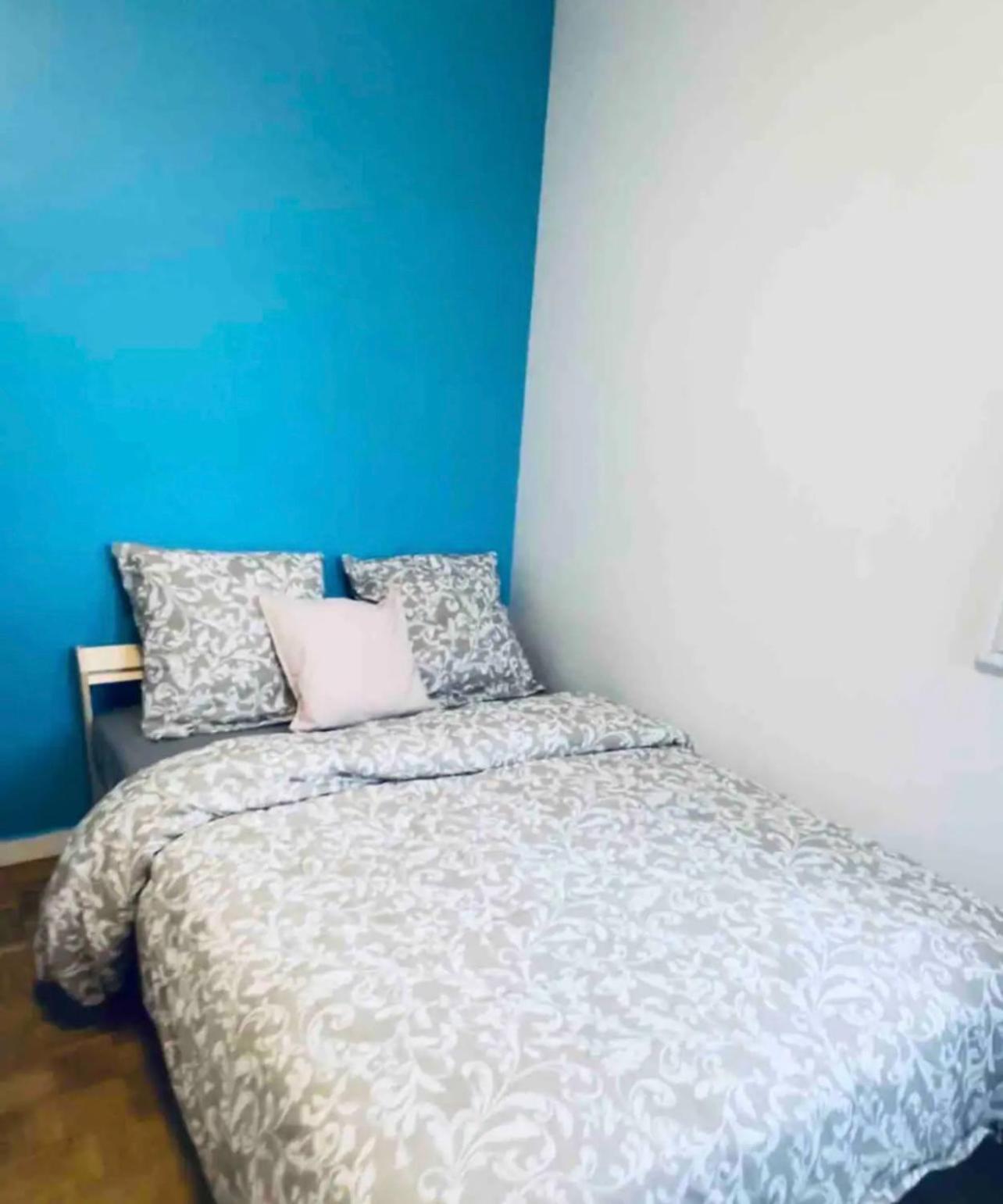 Modern 2 Bedroom Apartment Near Paris Metro, Giant Flat Screen Tv 85 Inches, Balcony, Free Parking Іврі-сюр-Сен Екстер'єр фото